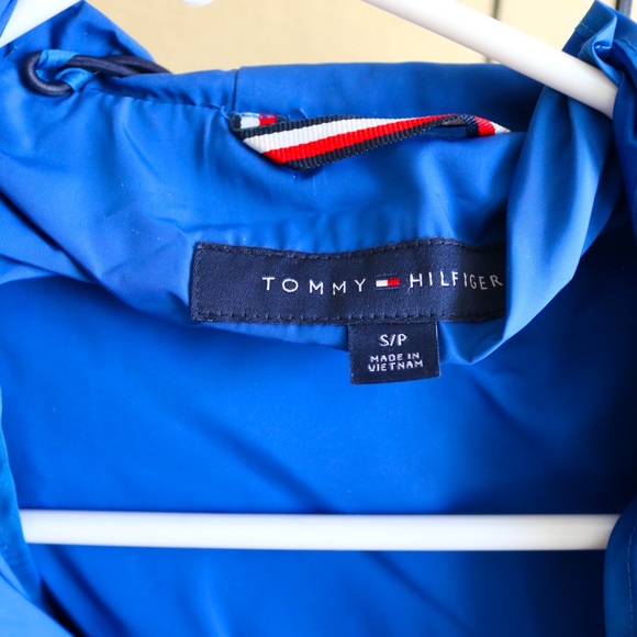 Tommy Hilfiger Women’s Sport Activewear Jacket with Store Away Bag (size S) - Picture 2 of 6